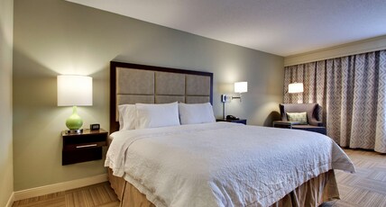 Hampton Inn by Hilton Warner Robins Room Type - 1 KING NON SMOKING