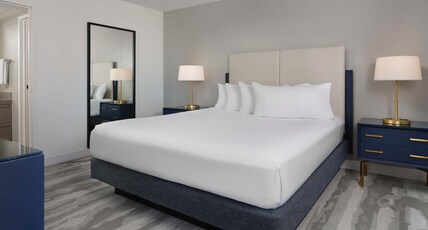 Embassy Suites by Hilton Myrtle Beach Oceanfront Resort Room Type - 1KG MOB HR ACC RI-S OCEAN