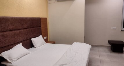 HOTEL ANANDA Room Type - DELUXE