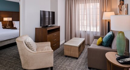 Staybridge Suites INDIANAPOLIS DOWNTOWN-CONV CTR Room Type - Studio Suite