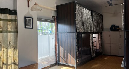 Green Backpackers Hostel Room Type - 9 Bed Mixed Dorm