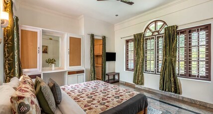 DanCenter Lakshmi Puram Palace, Kottayam Room Type - Premium Room