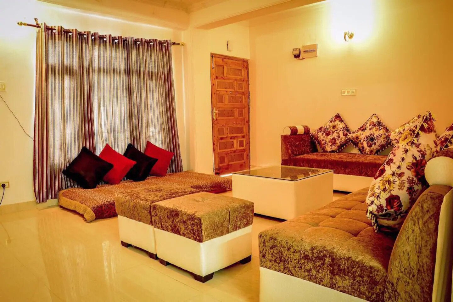 The Mystique Loft | Valley-view Homestay - Tap to explore photos