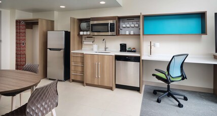 Home2 Suites by Hilton Towson Room Type - 1 KING 1BEDROOM SUITE