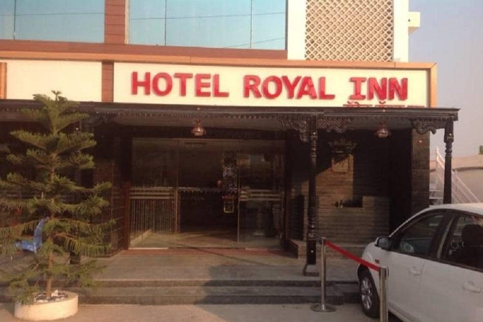 Hotel Royal In - Tap to explore photos