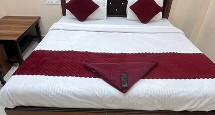 R K LODGE Near Ram Lalla Temple @Ayodhya Room Type - Deluxe Room