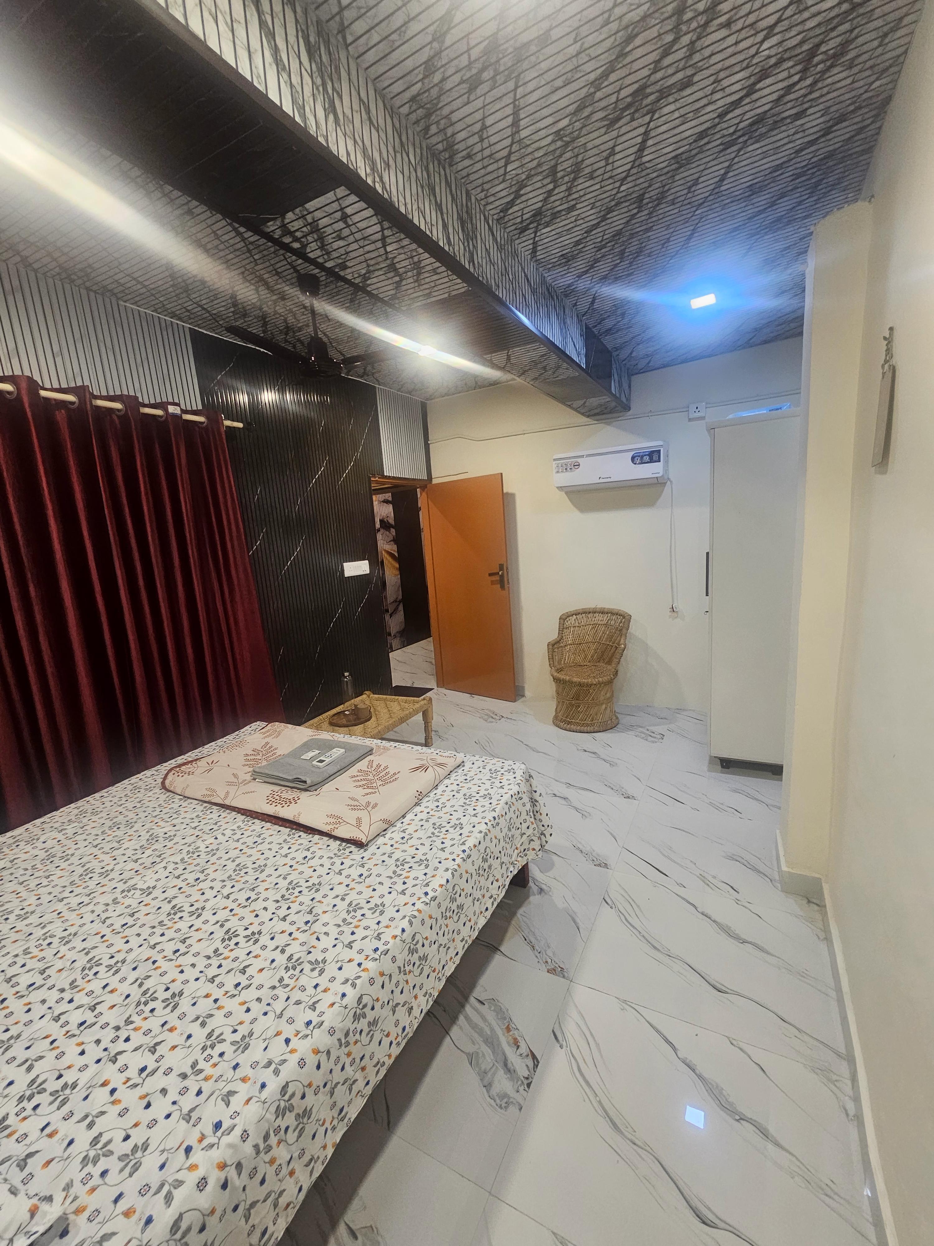 Richard's Homestay- Classy AC Rooms - Tap to explore photos