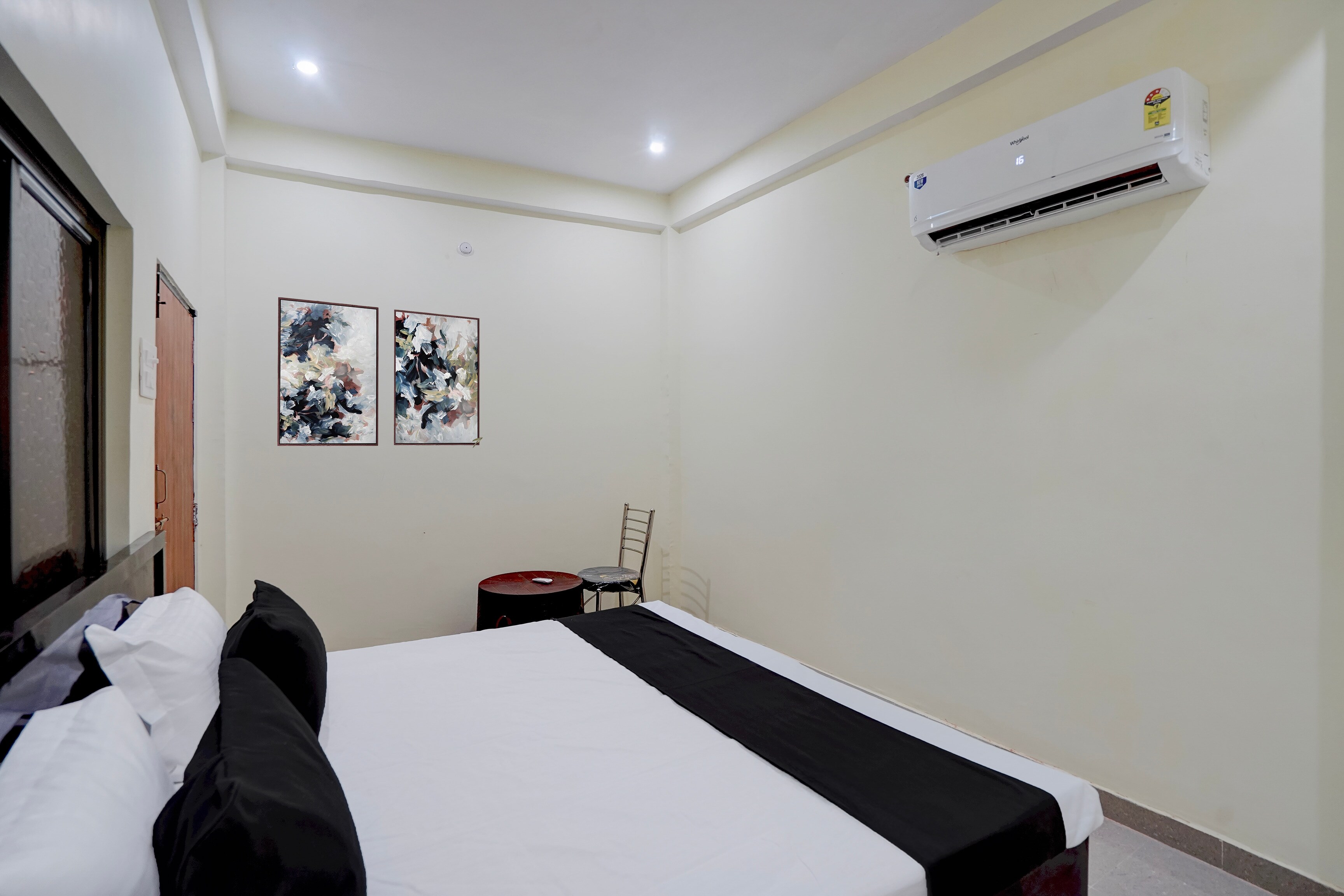 Spot On Highway Guest House - Tap to explore photos