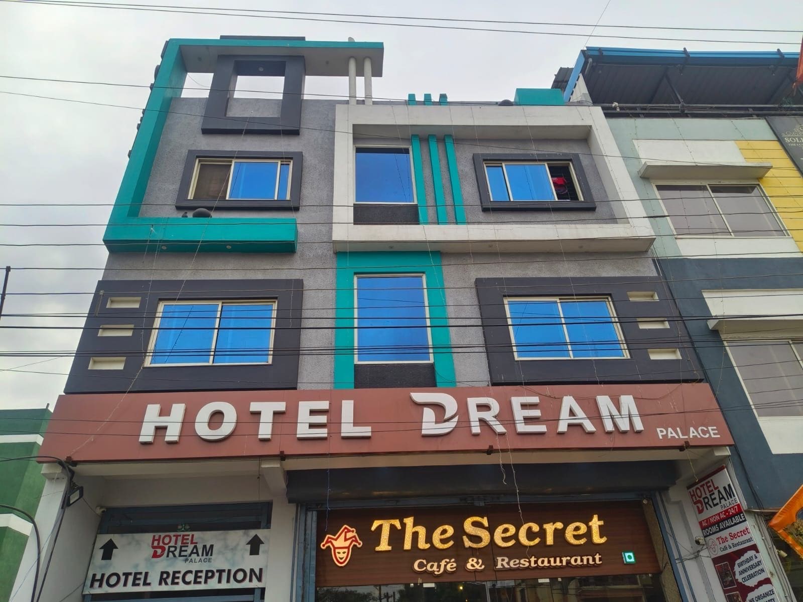 HOTEL DREAM PALACE - Tap to explore photos