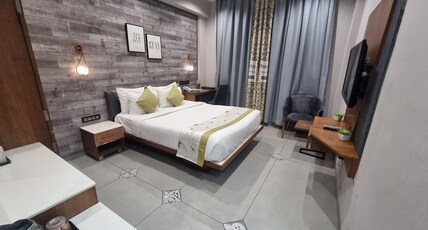 RG Exclusive Hotel Room Type - EMPERIAL CLUB ROOM (KING BED)