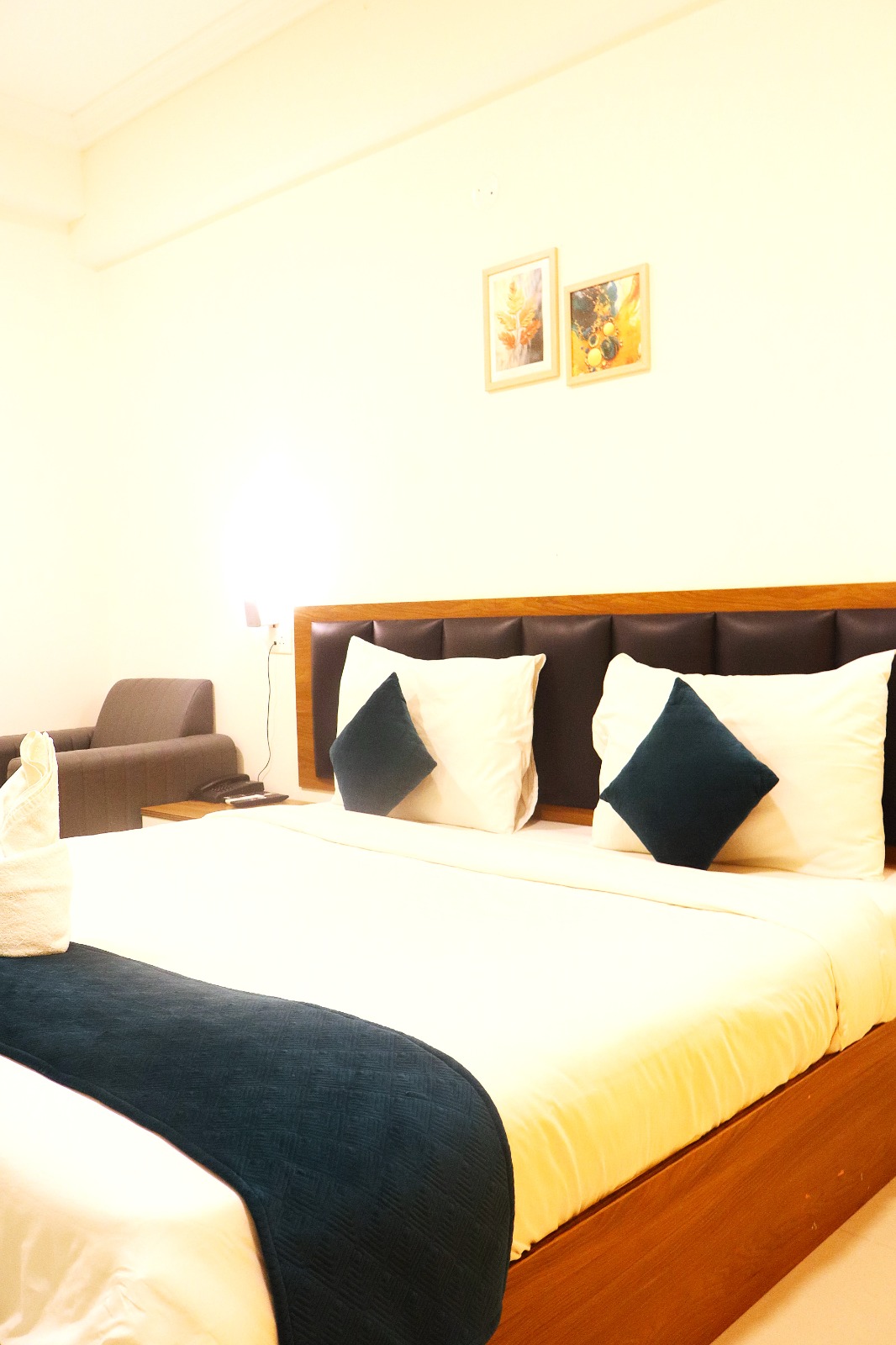 Elite Hotel HITECH - Tap to explore photos