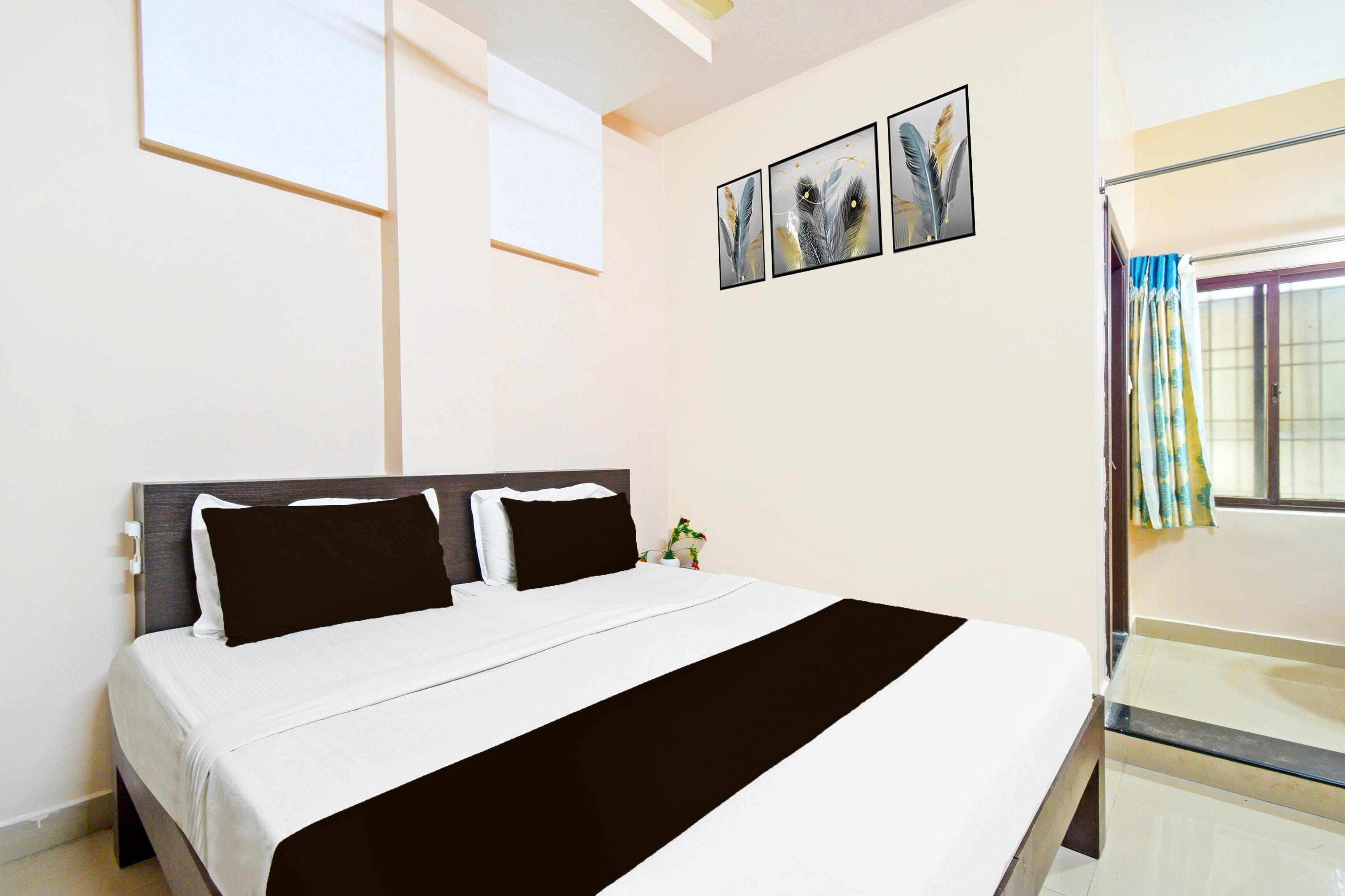 Super Hotel O Kurnool Near Kurnool Medical College - Tap to explore photos