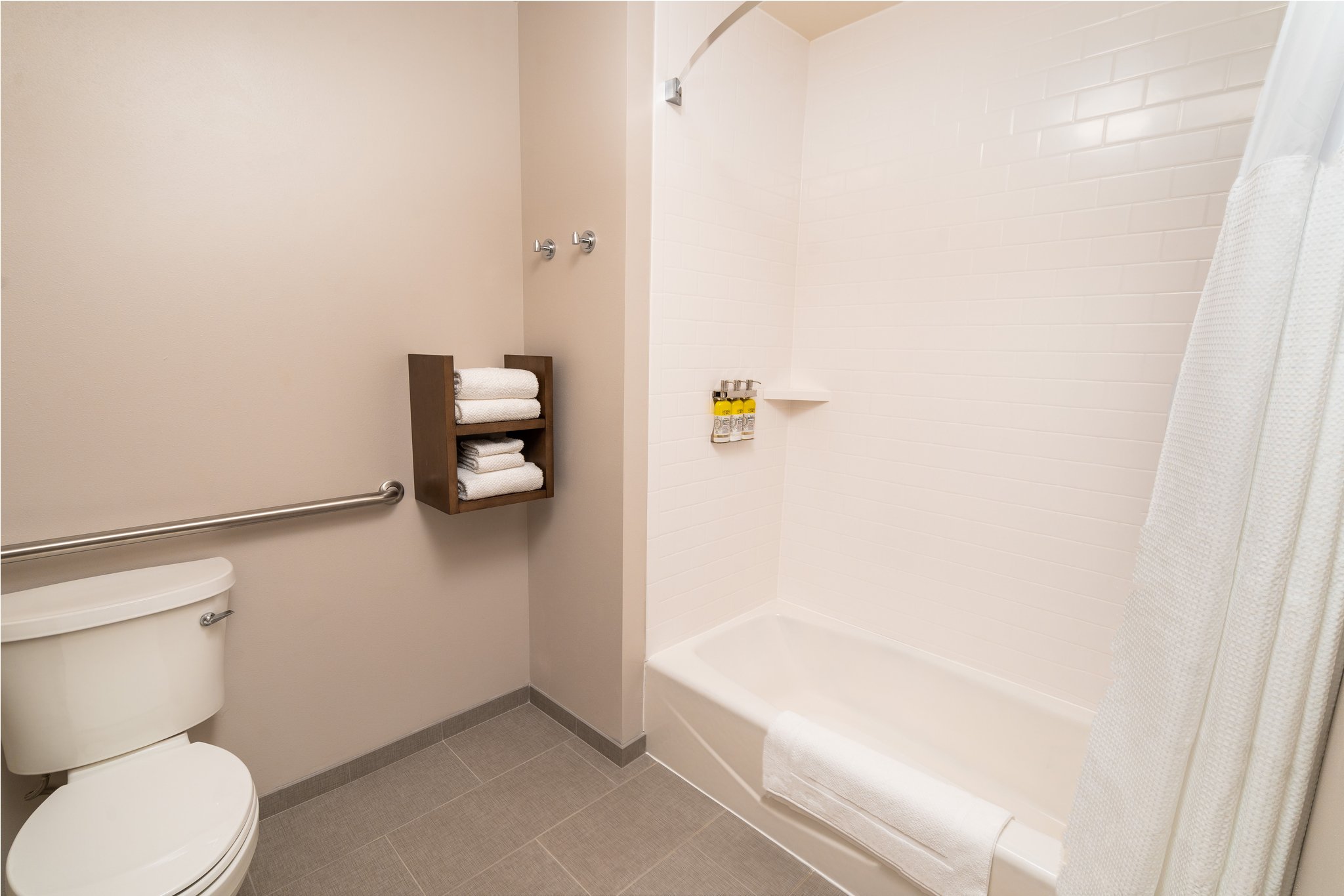 Staybridge Suites WASHINGTON DC EAST - LARGO - Tap to explore photos