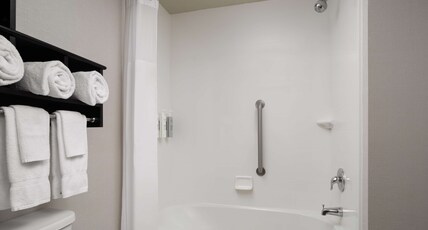 Hampton Inn & Suites Orlando/Downtown South - Medical Center Room Type - 2 QUEENS MIC FRG WTBR NS
