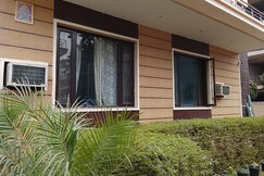 Hotel Star Residency Near Medanta Hospital