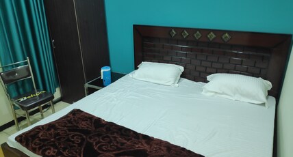 SANT VILLA Room Type - Non - AC Deluxe Room With Free WIFI