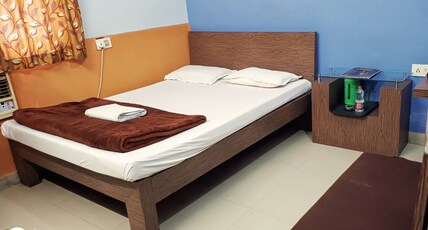 R L Palace Room Type - Standard Double Room