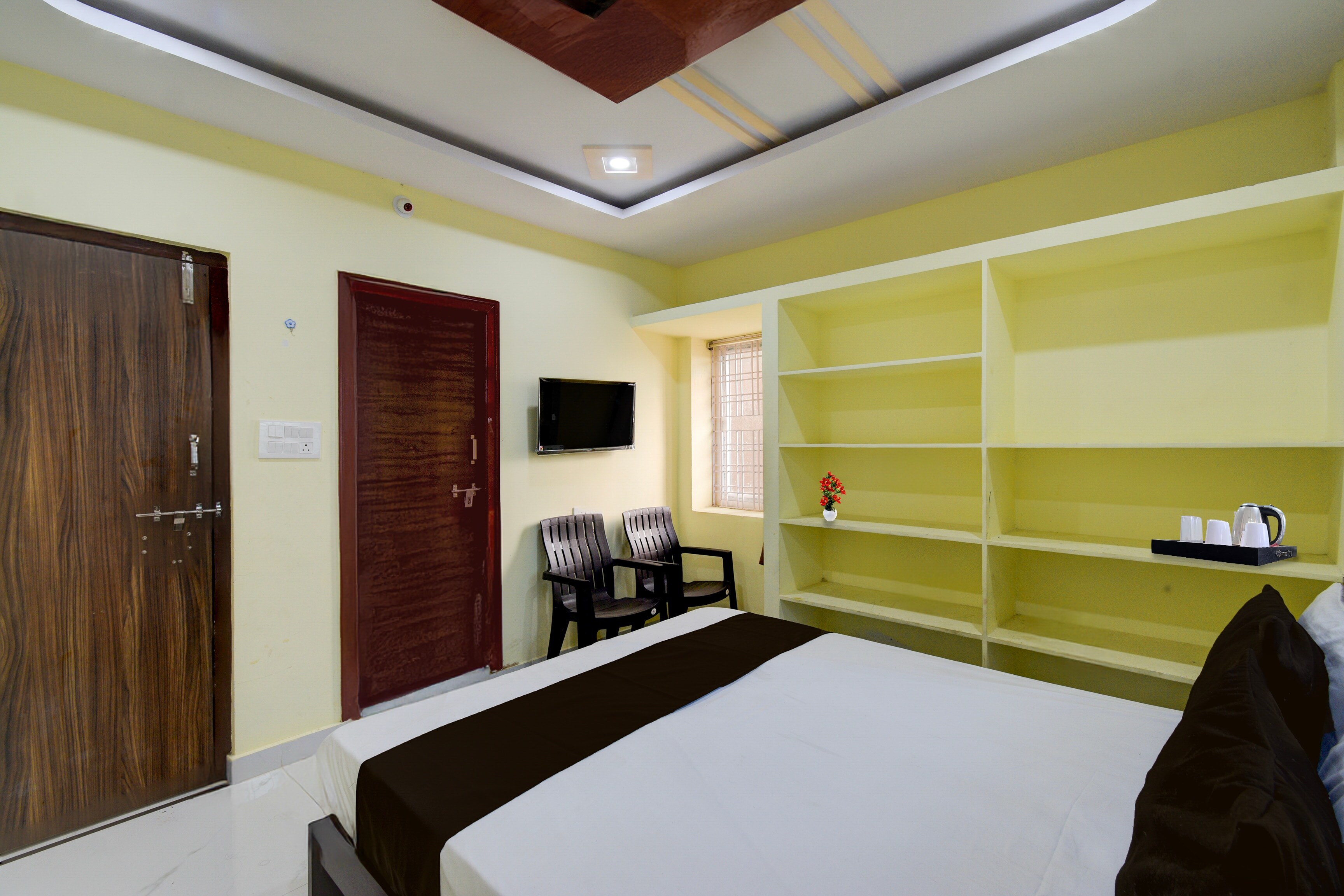 Hotel O Infocity Ghatkesar Formerly SR Grand - Tap to explore photos