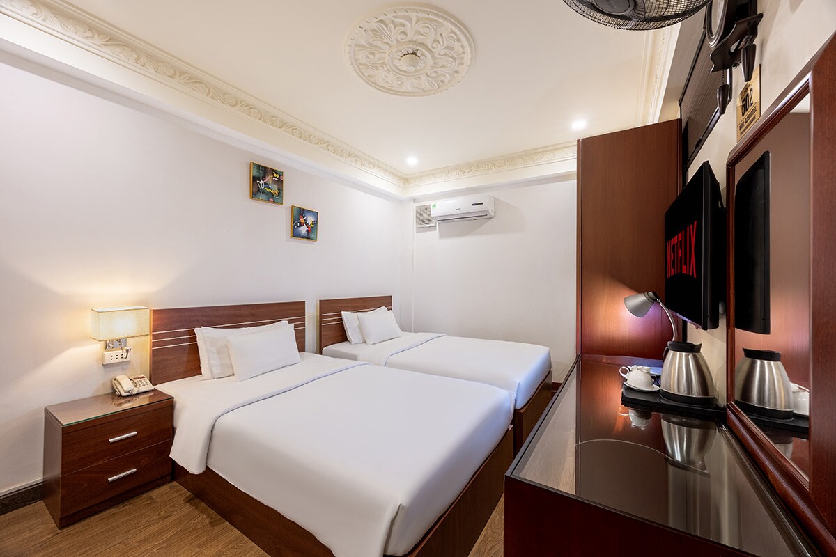A25 Hotel - 167 Pham Ngu Lao - Tap to explore photos