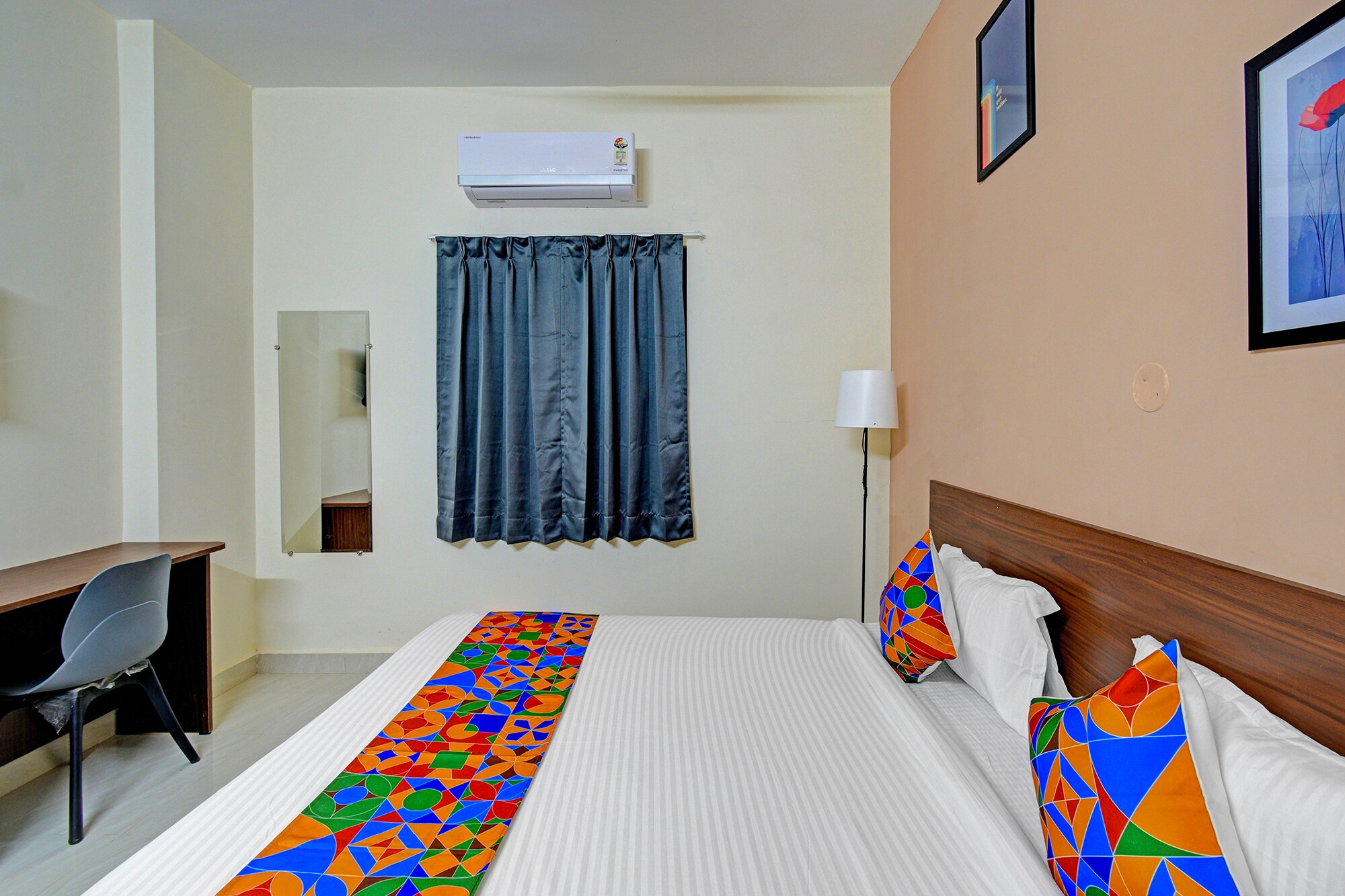 FabHotel Aashray - Raheja Mindspace, Madhapur - Tap to explore photos