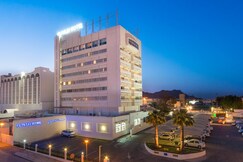 Al Falaj Hotel