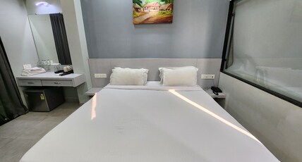Avron Beach Resort Room Type - Deluxe room (with Balcony)