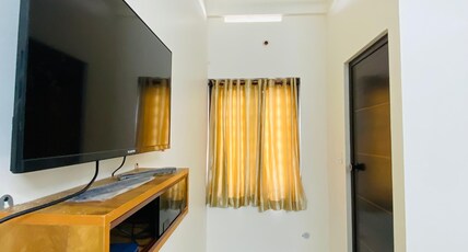 Hisham Residency Annex Kakkanad Room Type - Standard Non AC Room