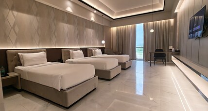Seven Eleven Hotels & Club Room Type - Deluxe Triple