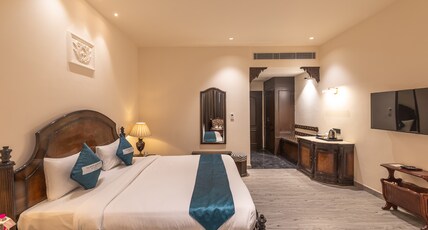 Clarks Resort Ajmer Room Type - Castle Ridge room with King Bed
