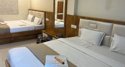 Empire Hotel Room Type - Family AC 4 Bed