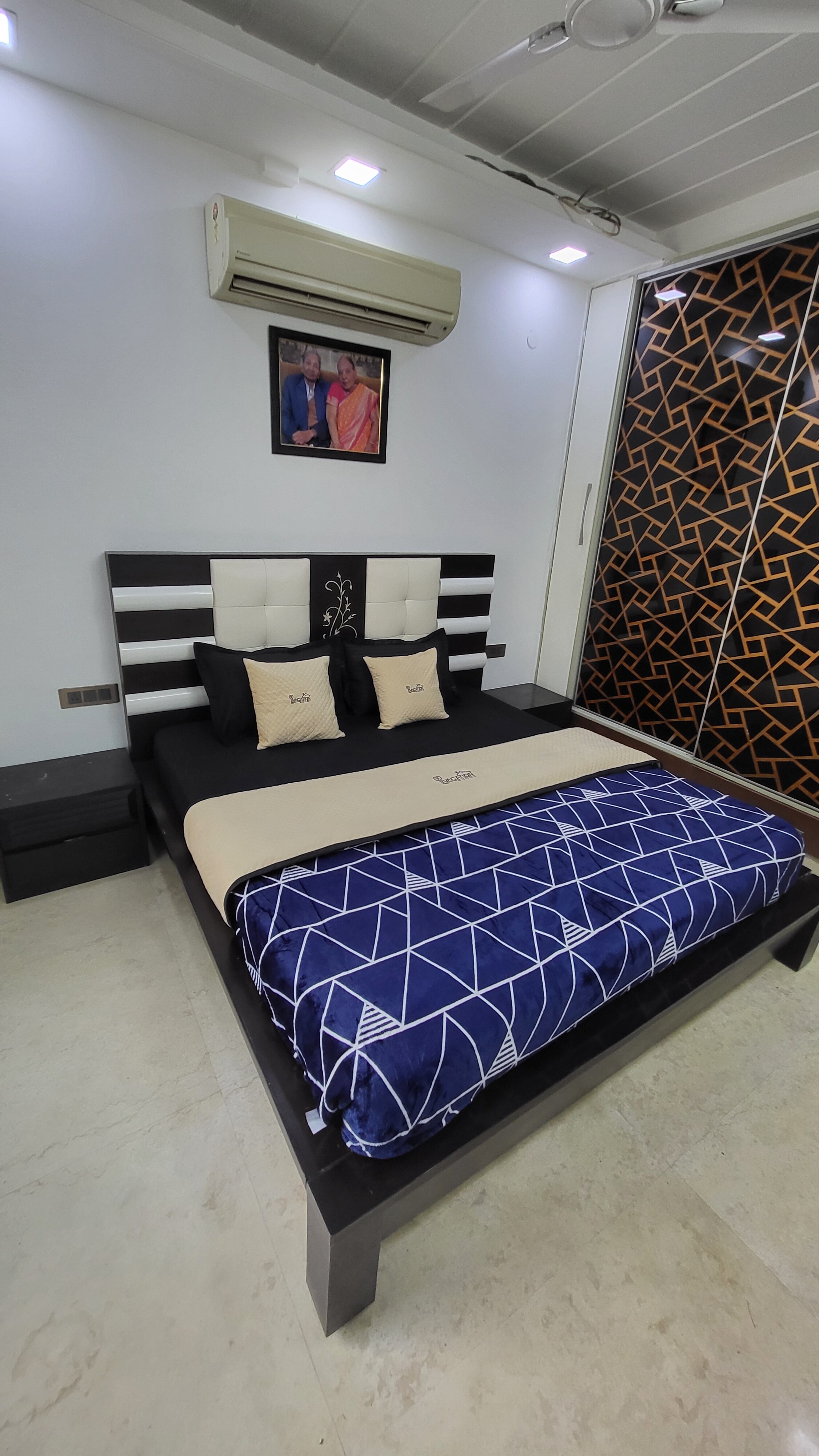 VacationBuddy Opulent Homestay 2 BHK Pitampura NSP - Tap to explore photos