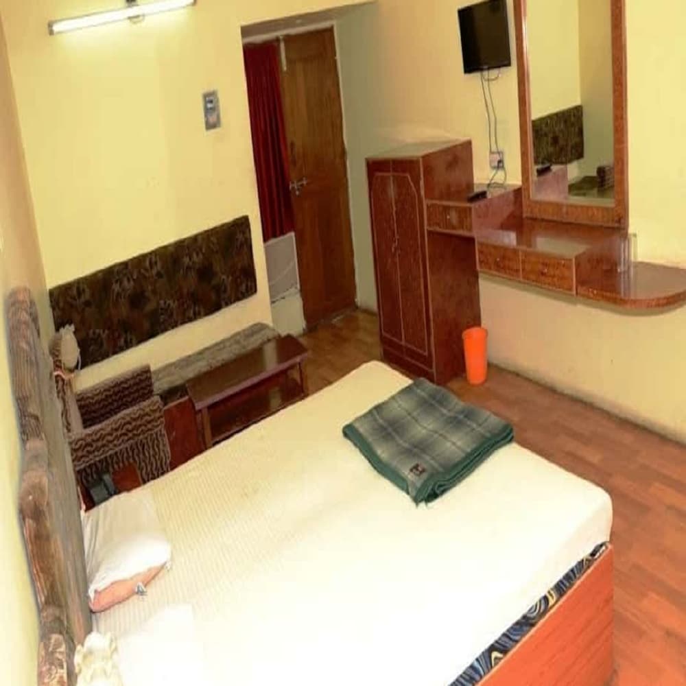 Hotel Moti - Tap to explore photos