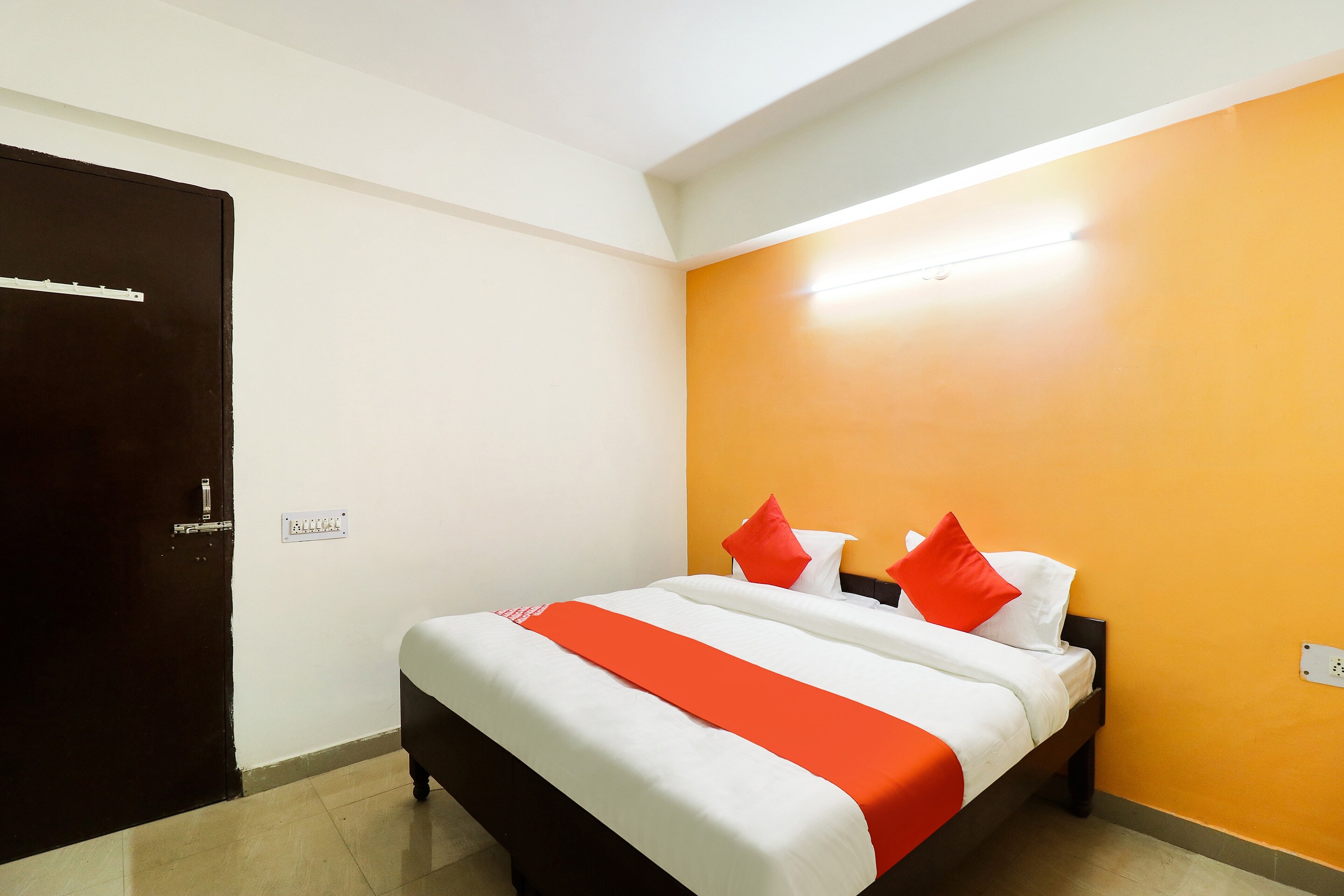 Hotel O Gurugram Residency - Tap to explore photos