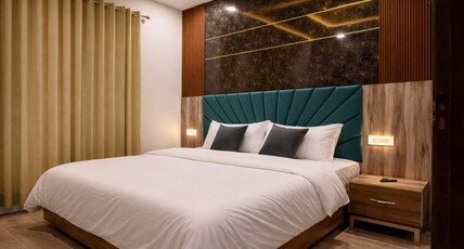 Cedarwood   2BHK Near Mall Road w Mountain View Room Type - Cedarwood   2BHK Near Mall Road w Mountain View