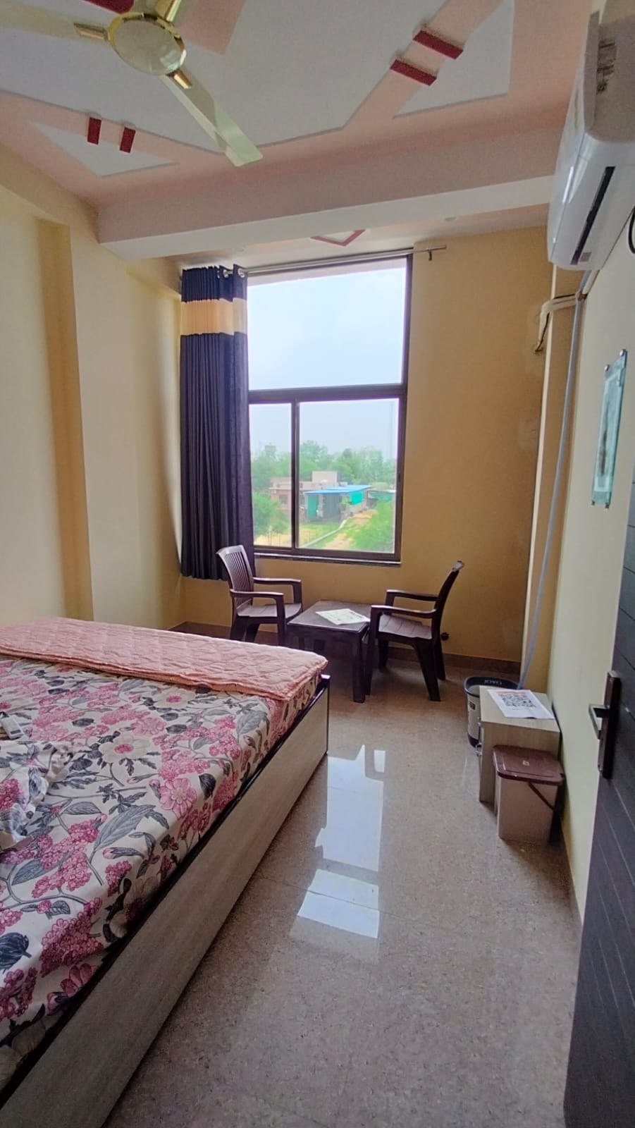 Ajeet Zone The Multistory Tower Guest House - Tap to explore photos