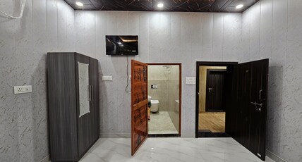ROYAL RANI RESIDENCY Room Type - Premium Double Bed 