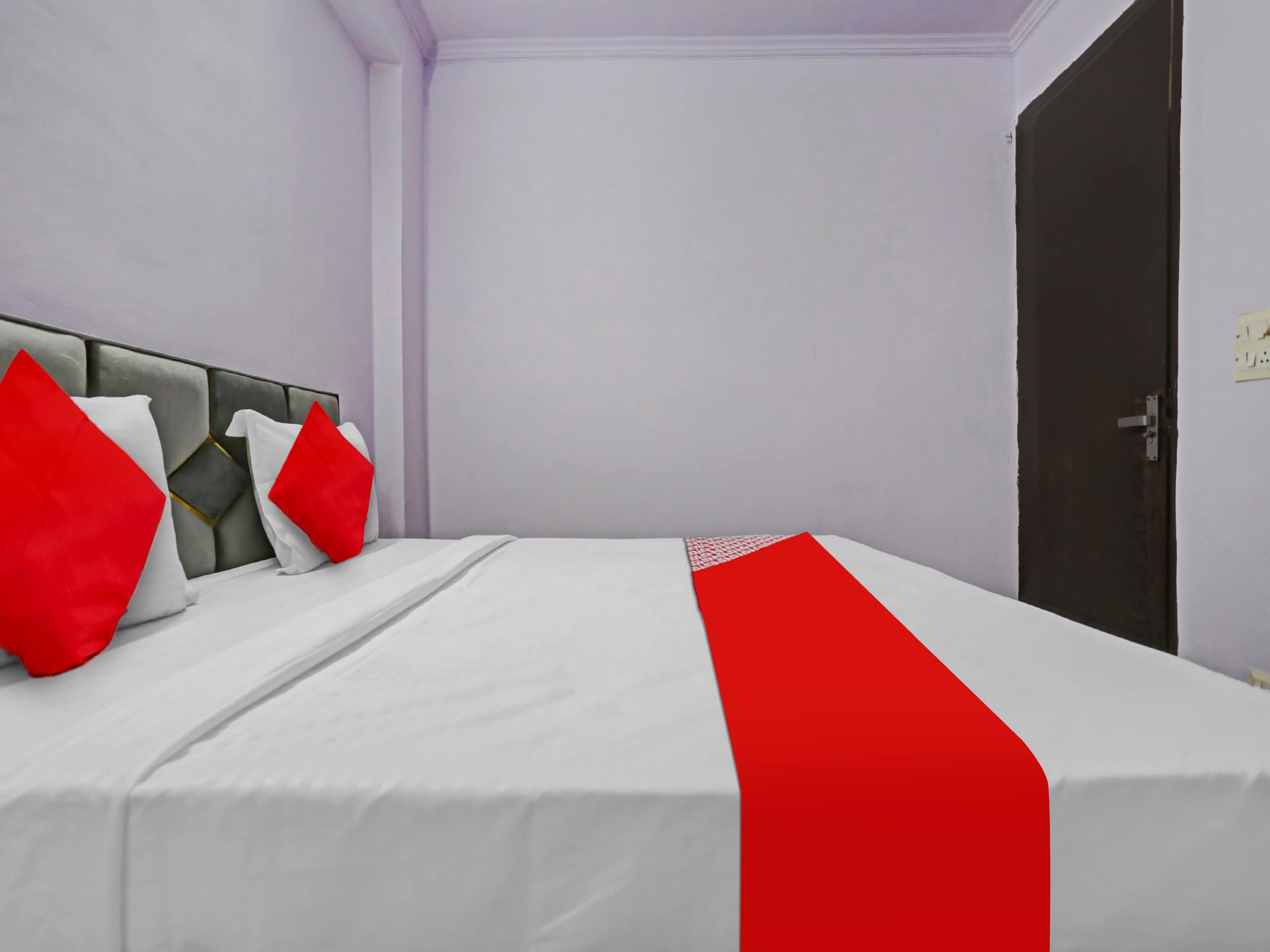 Hotel O Premium Rooms - Tap to explore photos