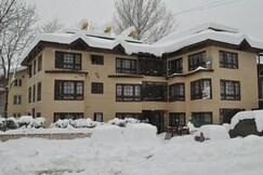 Hotel Fifth Season Pahalgam