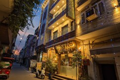 Hotel Guntas Residency(300 Mtr From Golden Temple)