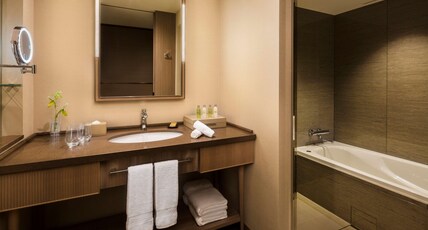 Hilton Hiroshima Room Type - TWIN EXECUTIVE ROOM