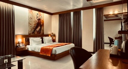 JINDAL REGENCY Room Type - Executive Room with Bath Tub
