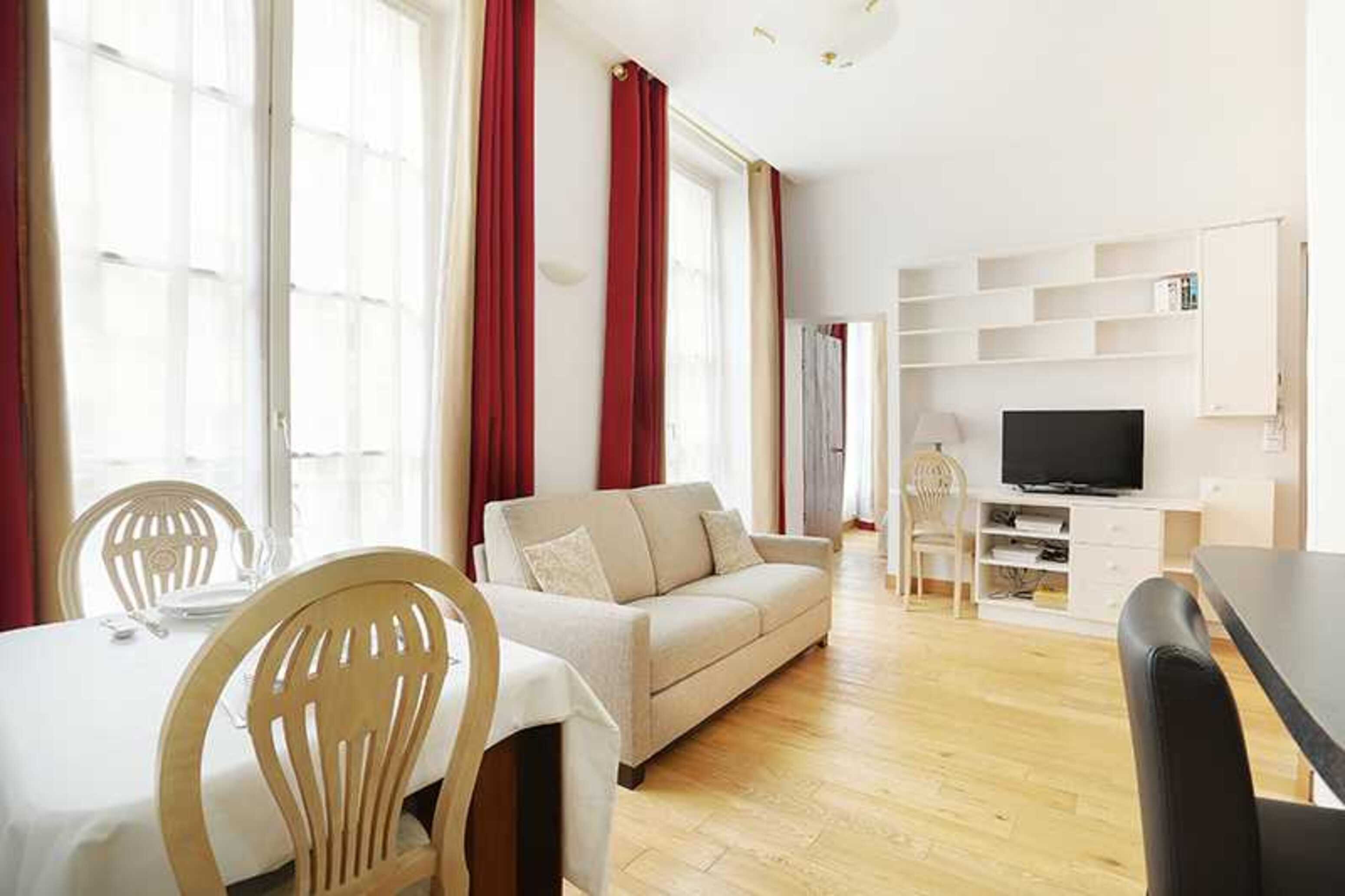 Charming apartment 1BR/4P - Le Marais - Tap to explore photos