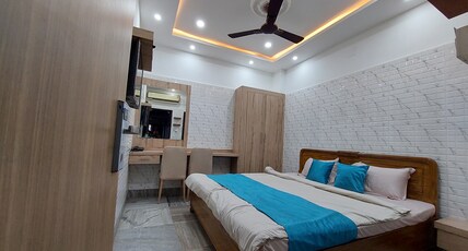 Bhubaneswar Guest House Room Type - AC Deluxe Room with Bathtub