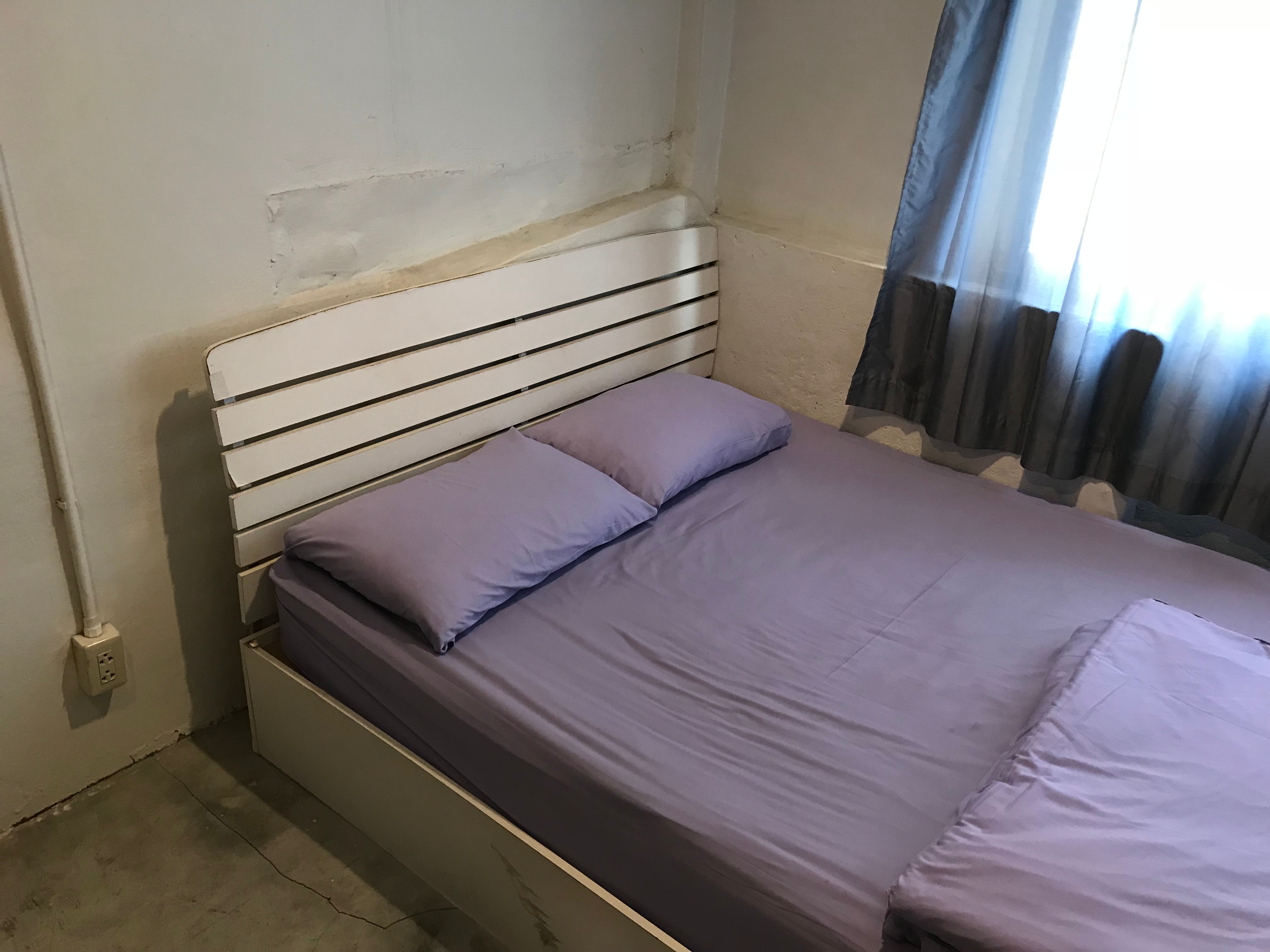 Bangkok Hub Hostel - Tap to explore photos