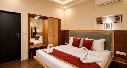 EMINENCE- PALM RESIDENCY Room Type - COZY DELUXE ROOM (ACCESS TO TERRACE)