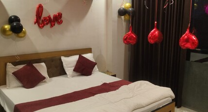 Deluxe Stay's Room Type - Deluxe Room
