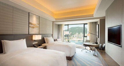 Hilton Zhoushan Room Type - SUPERIOR LAKE VIEW TWIN RM