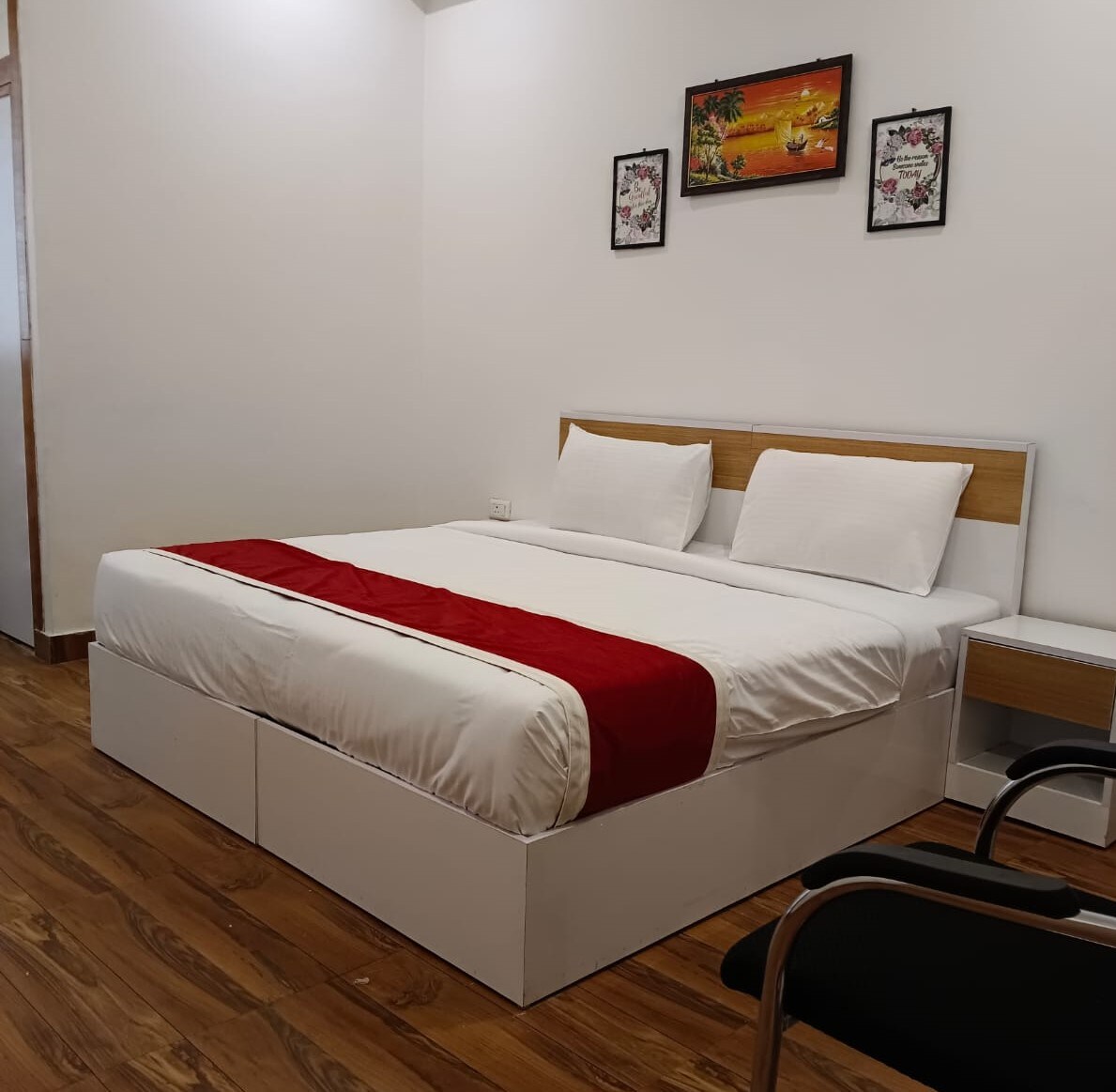 Hotel Vivan Suites by GRB - Tap to explore photos