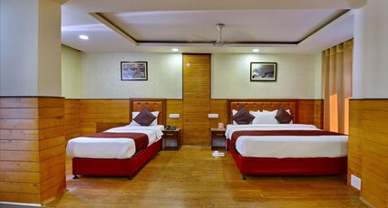 Hotel Mayur by RoomsInc Room Type - Premium Roomsinc (Triple Bed)