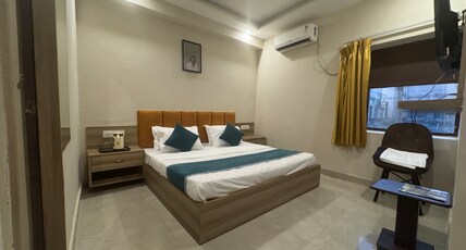 Hotel Shiv Inn By T And M Hotels Room Type - Deluxe Double Room Hotel Shiv Inn By T And M Hotels Room Type - Deluxe Double Room
